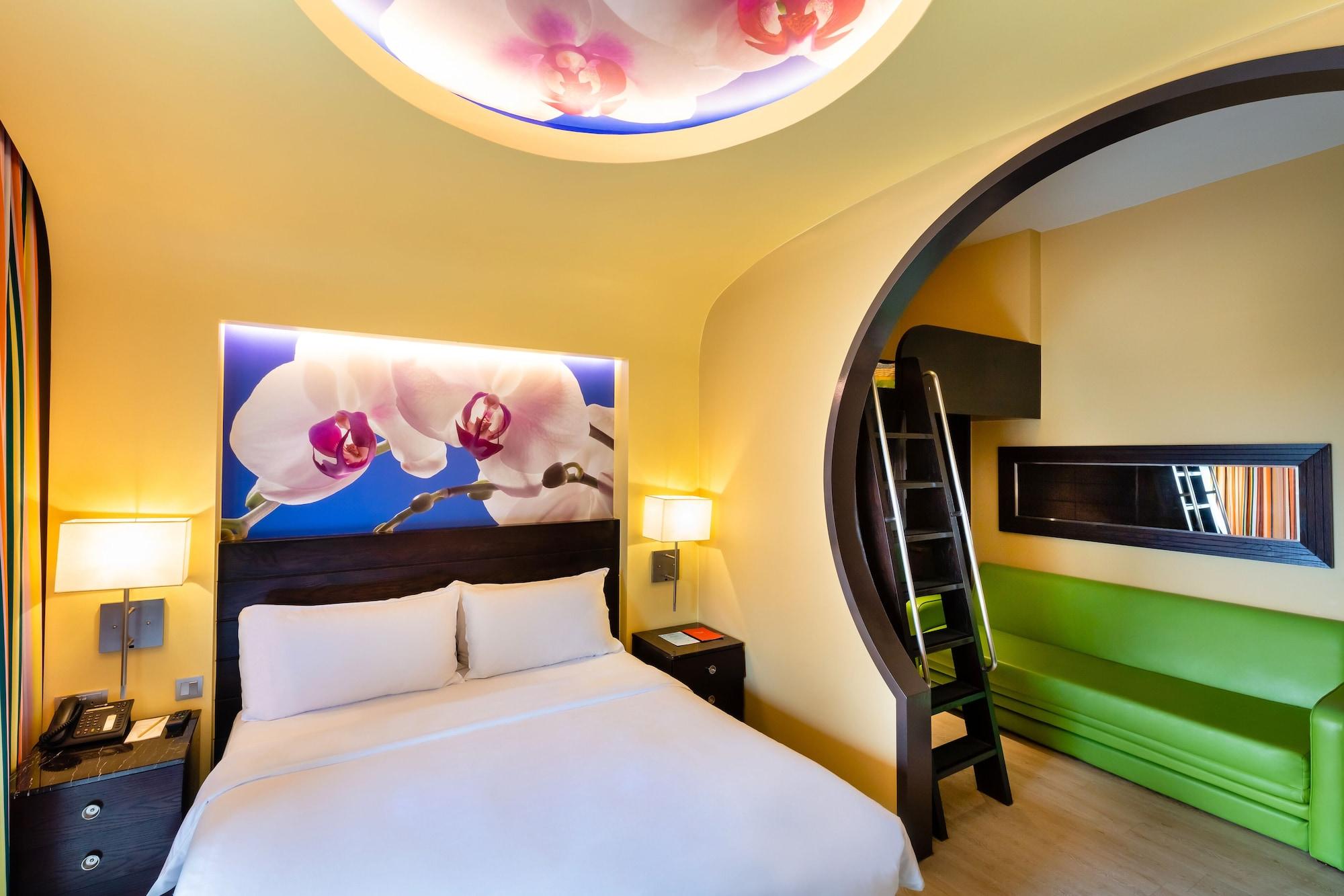 Resorts World Sentosa - Festive Hotel Σιγκαπούρη Εξωτερικό φωτογραφία A room at the hotel