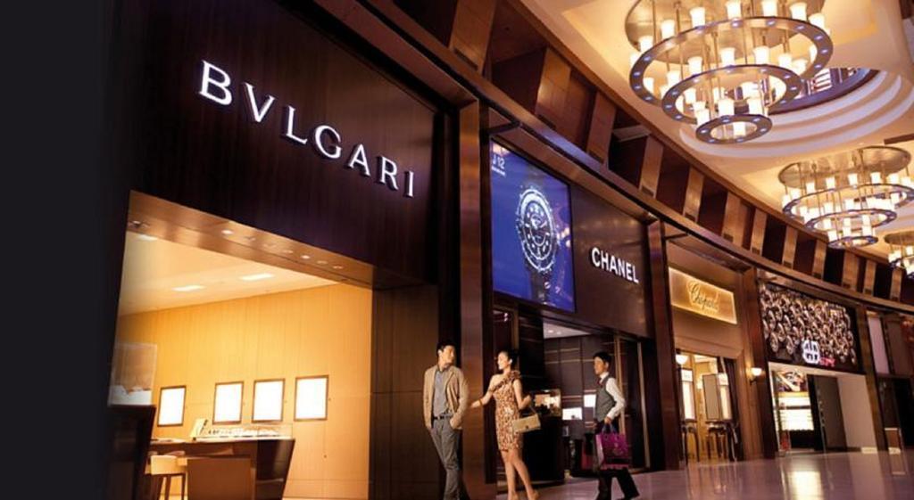 Resorts World Sentosa - Festive Hotel Σιγκαπούρη Εξωτερικό φωτογραφία BVLGARI store in Marina Bay Sands