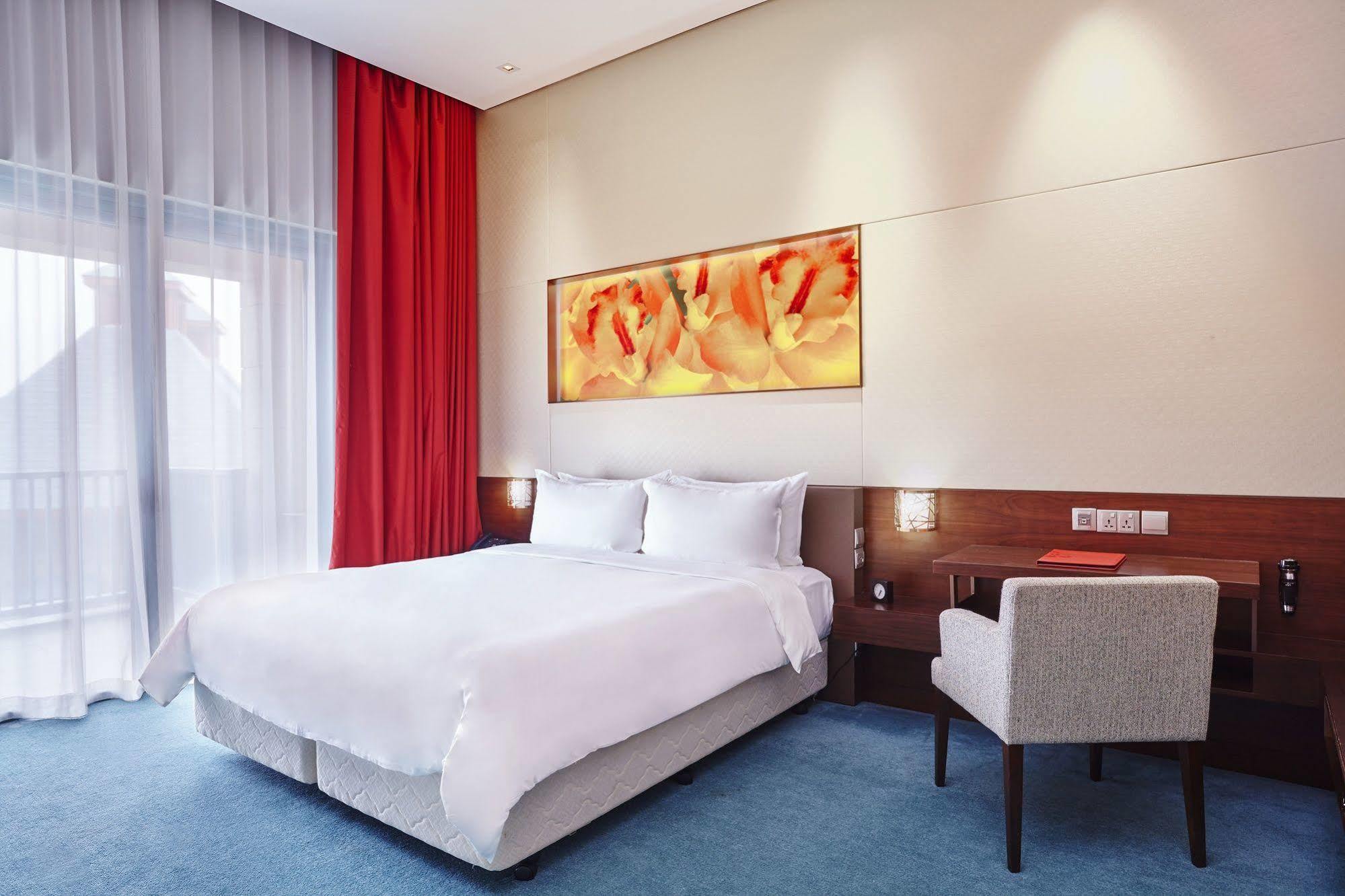 Resorts World Sentosa - Festive Hotel Σιγκαπούρη Εξωτερικό φωτογραφία A room at the hotel